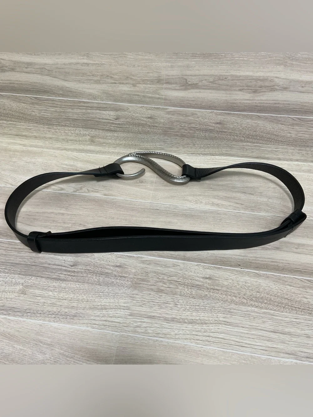 CHICO'S / Black Leather Silver Buckle Adjustable Belt